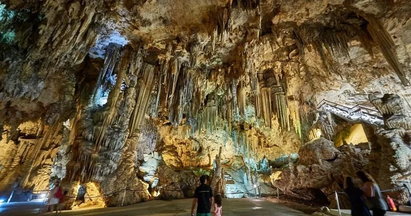Una excursión de un día desde Málaga, a 55 km de distancia